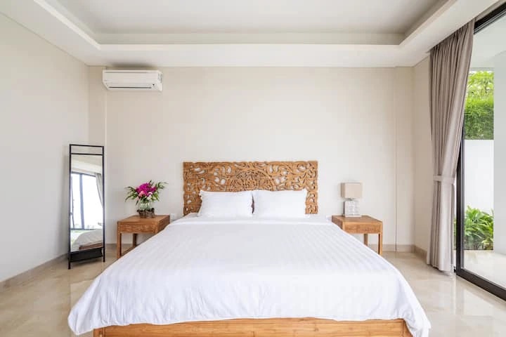 LUXURY VILLA OCEAN VIEW & GARDEN ULUWATU