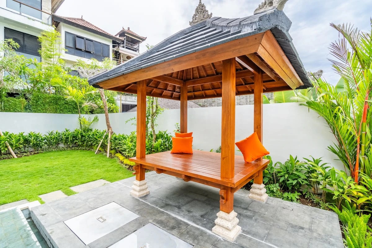 LUXURY VILLA OCEAN VIEW & GARDEN ULUWATU
