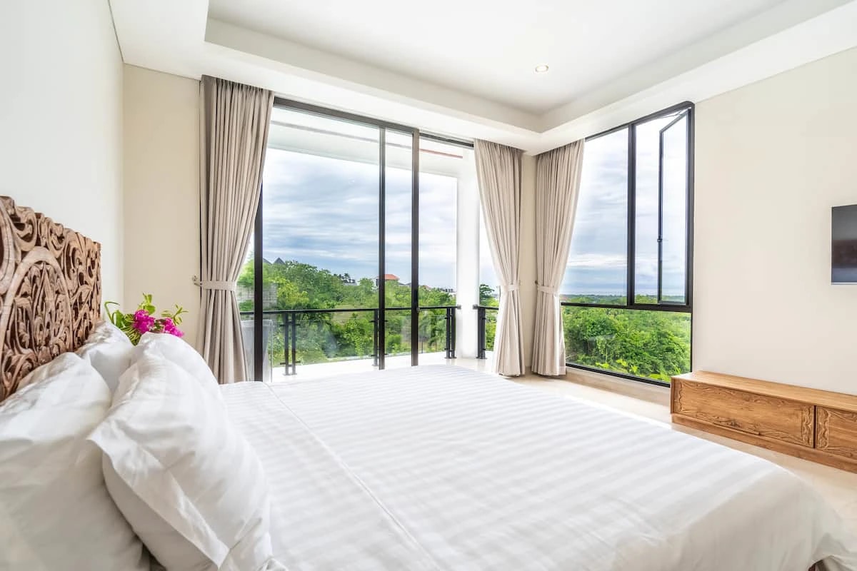 LUXURY VILLA OCEAN VIEW & GARDEN ULUWATU