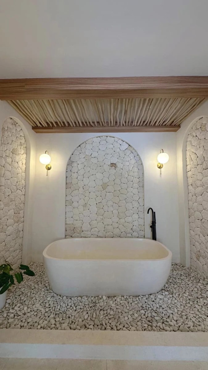 Luxurious 3BR Mediterranean Villa w/ Roo