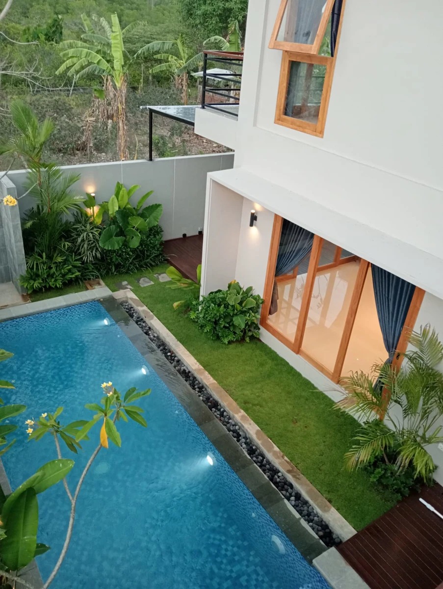 Modern 3BR Villa w/ Rooftop 