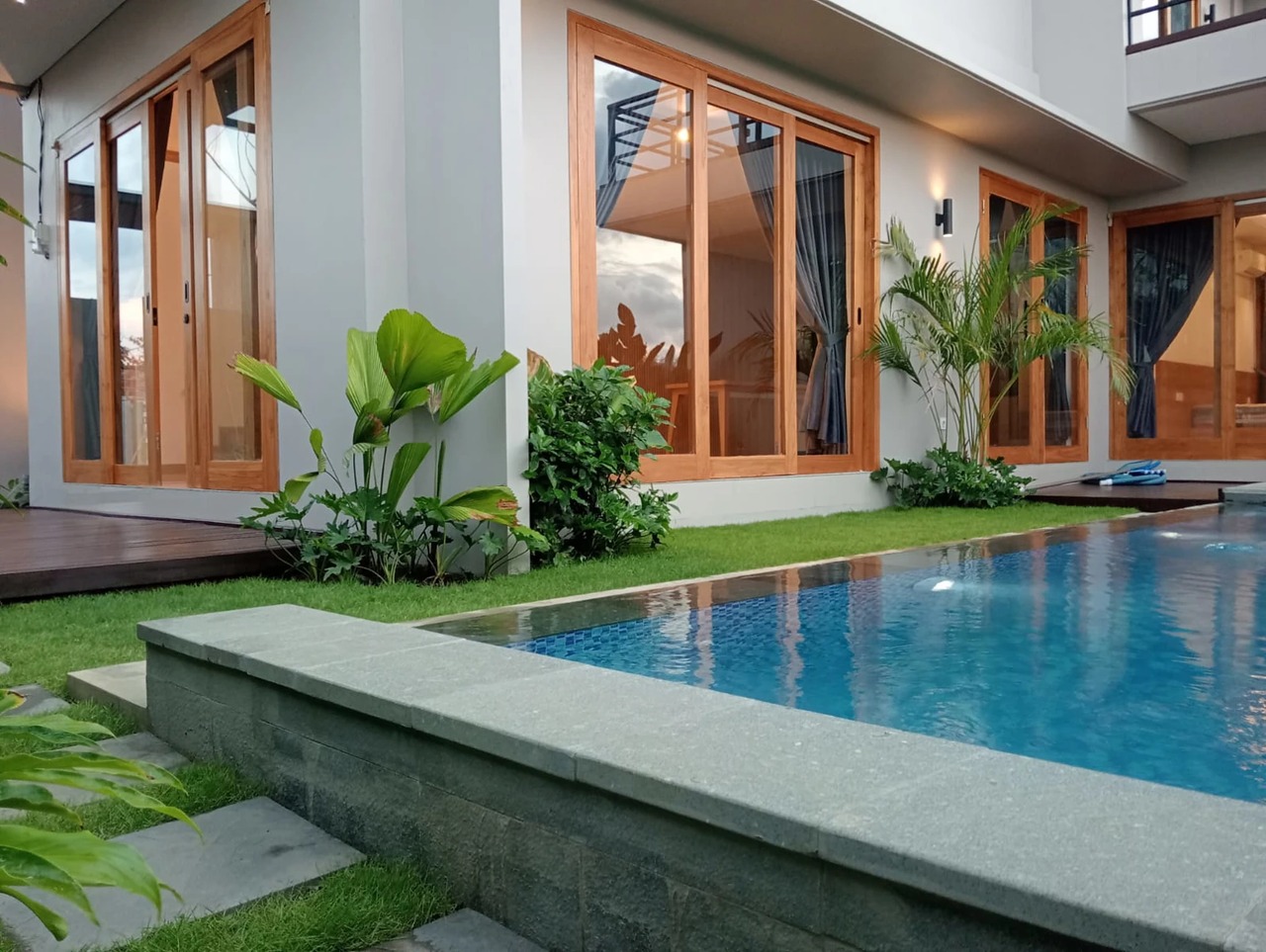 Modern 3BR Villa w/ Rooftop 