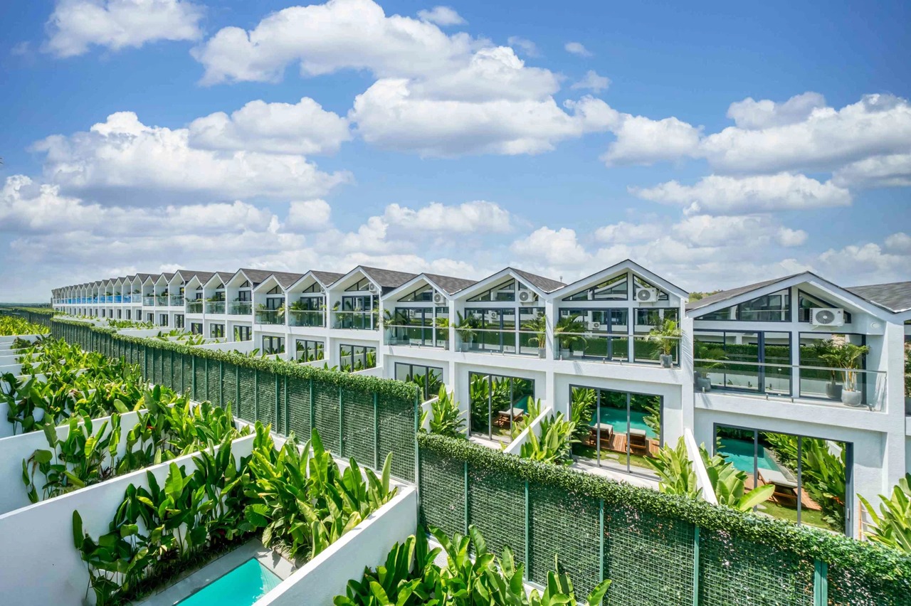 Modern 2BR Villa w/ Private Pool and Bal