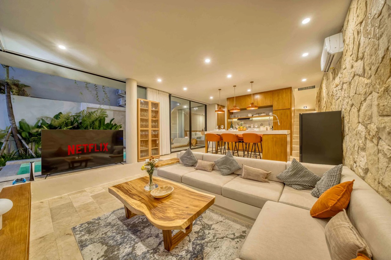 Luxury 3BR Villa w/ Rooftop Patio and Ja