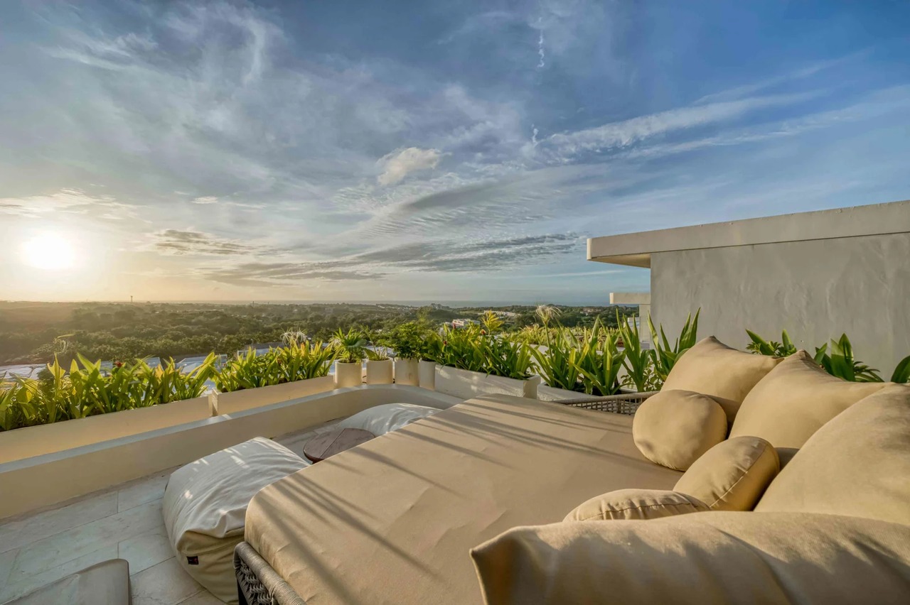 Luxury 3BR Villa w/ Rooftop Patio and Ja