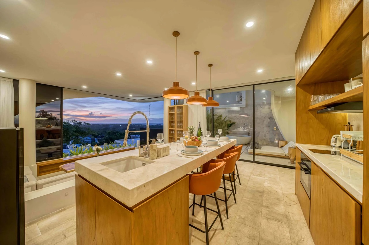 Luxury 3BR Villa w/ Rooftop Patio and Ja
