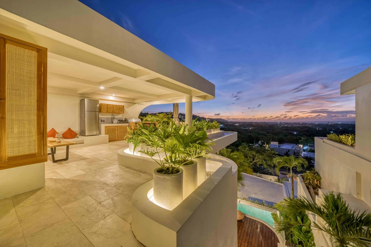 Luxury 3BR Villa w/ Rooftop Patio and Ja