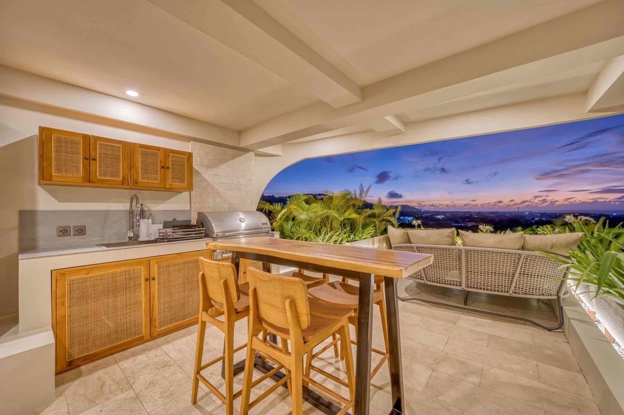 Luxury 3BR Villa w/ Rooftop Patio and Ja