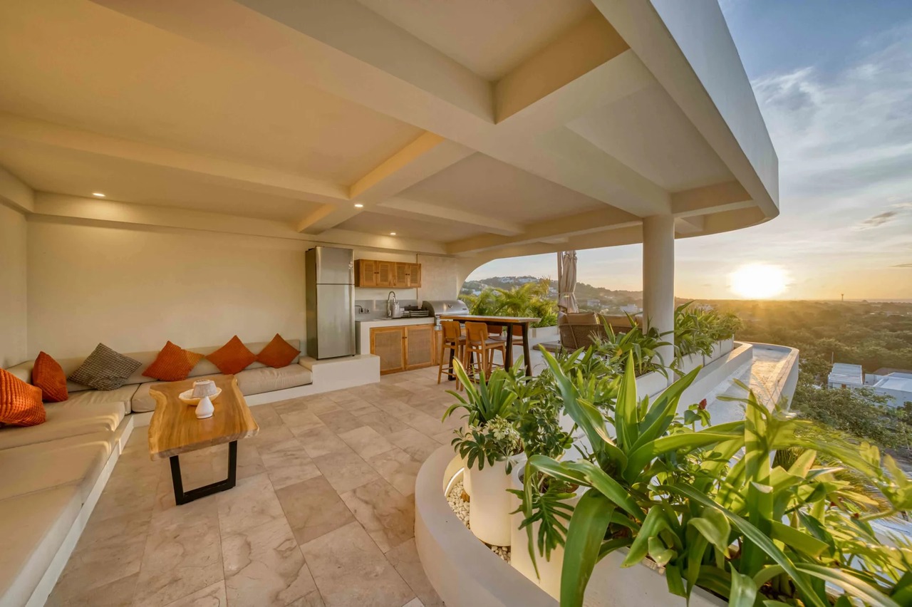 Luxury 3BR Villa w/ Rooftop Patio and Ja