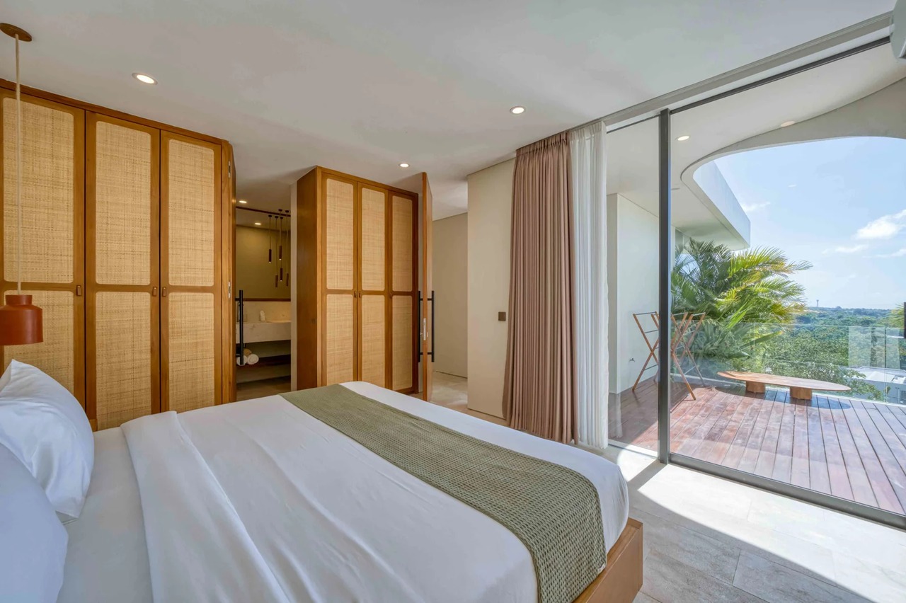 Luxury 3BR Villa w/ Rooftop Patio and Ja