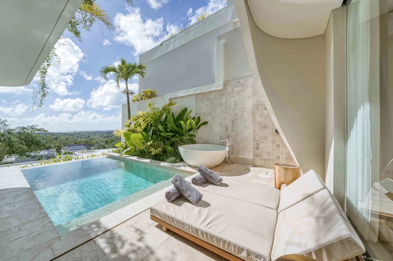 Luxury 3BR Villa w/ Rooftop Patio and Ja