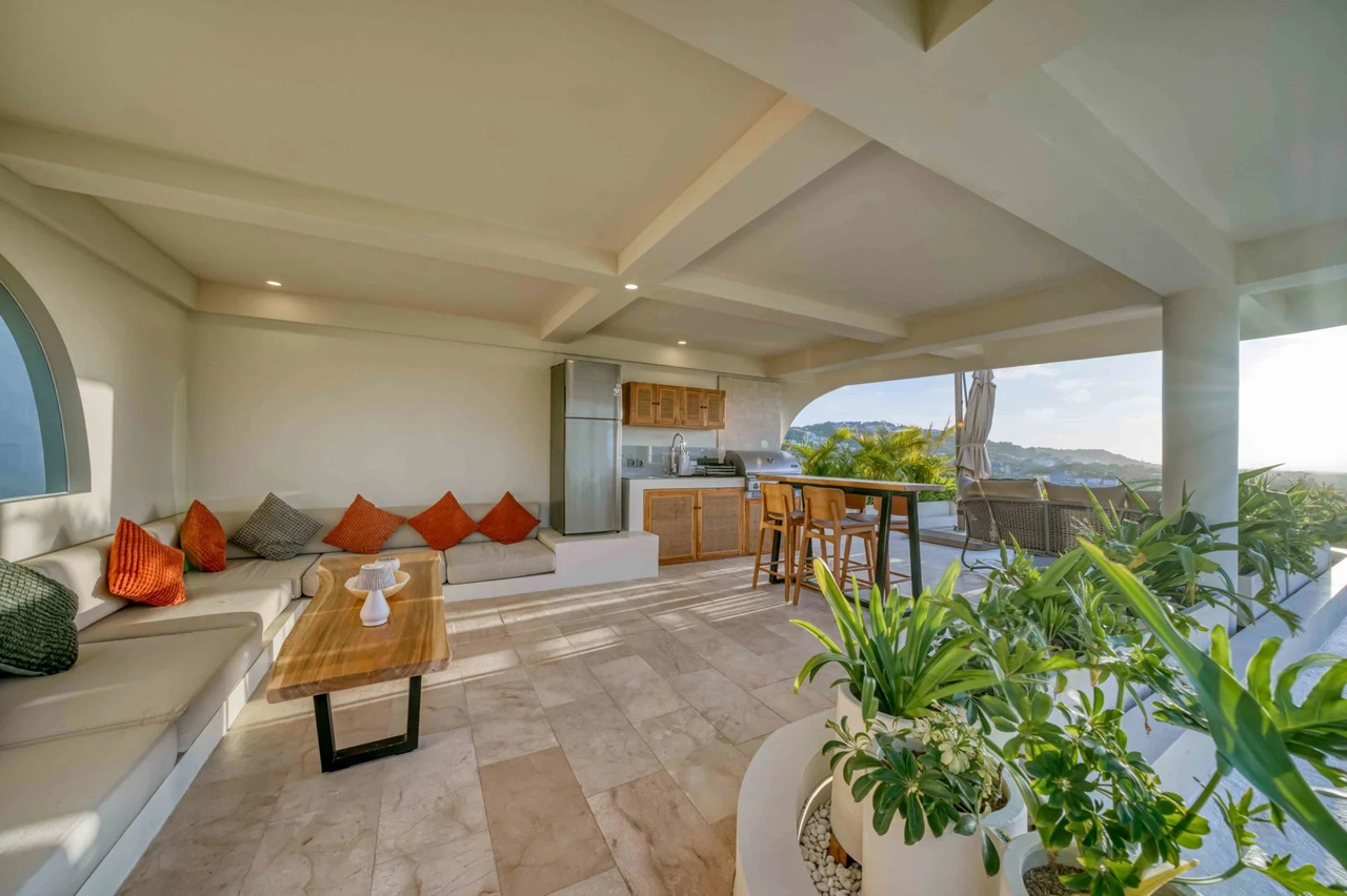 Luxury 3BR Villa w/ Rooftop Patio and Ja