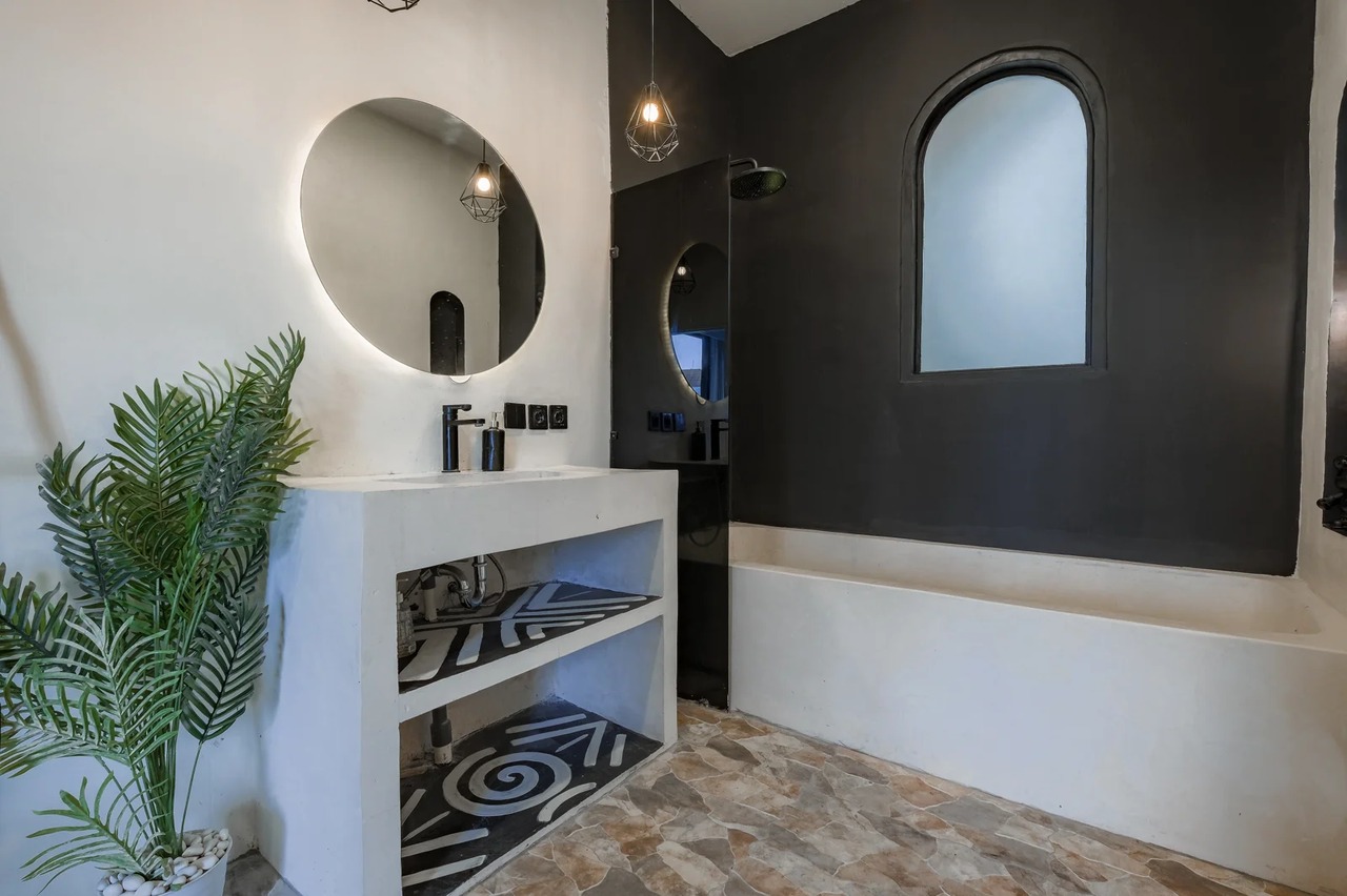 Luxury 2BR Villa w/ Rooftop Lounge