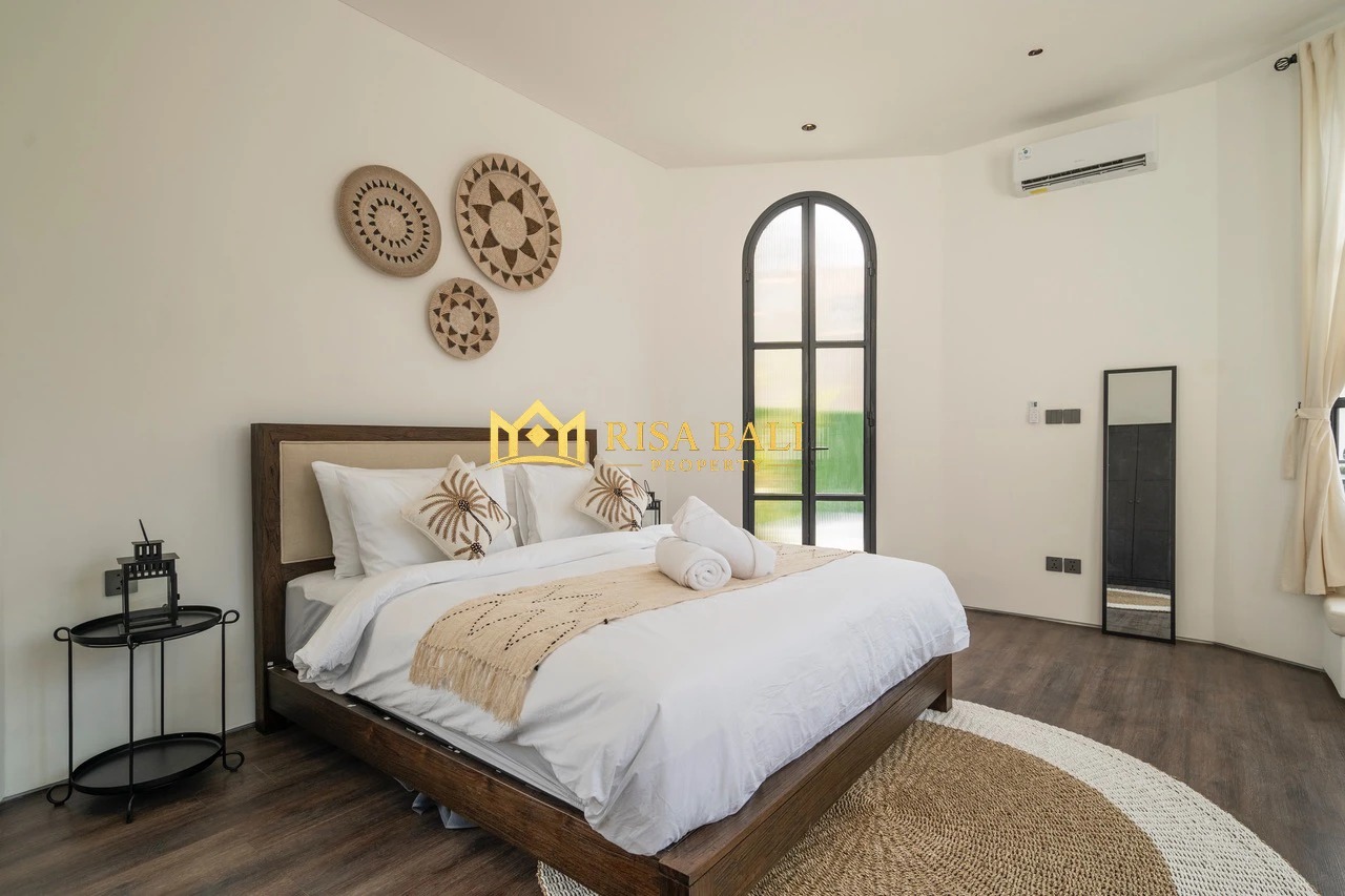 MEDITERRANEAN 3-BEDROOM VILLA