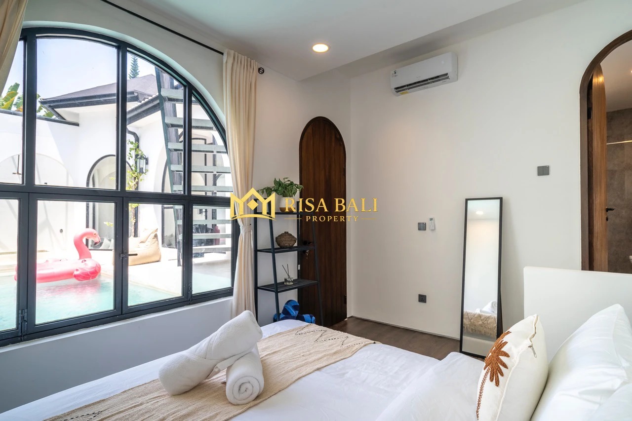 MEDITERRANEAN 3-BEDROOM VILLA