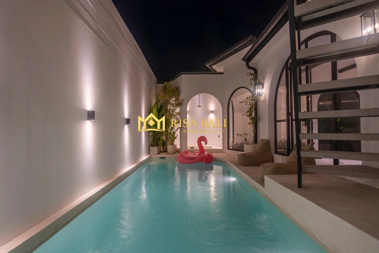 MEDITERRANEAN 3-BEDROOM VILLA