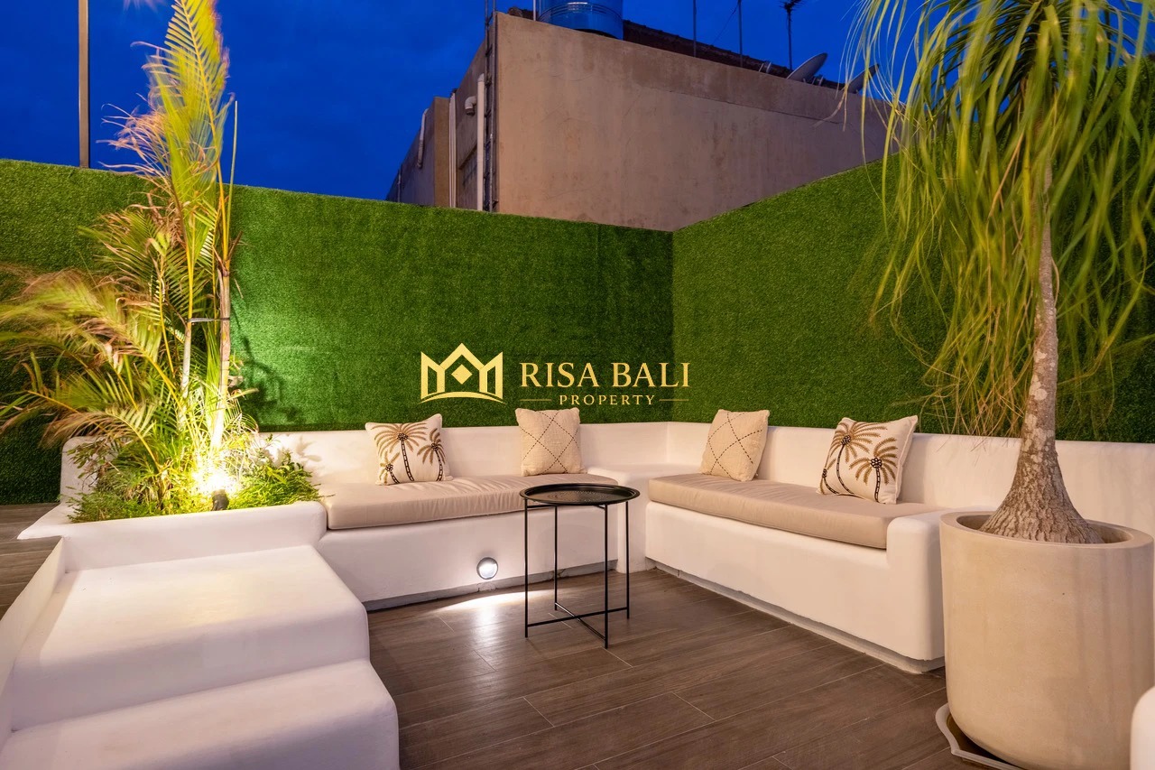 MEDITERRANEAN 3-BEDROOM VILLA