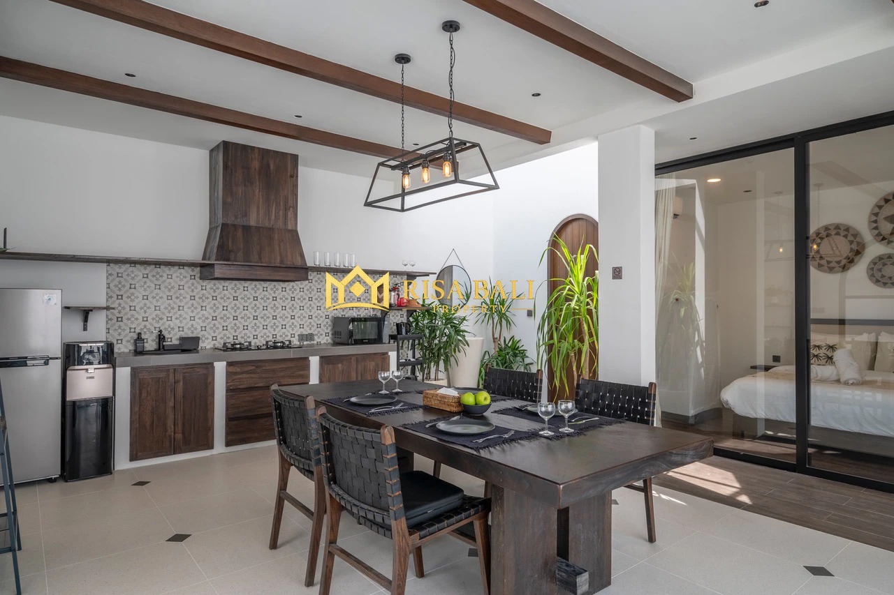 MEDITERRANEAN 3-BEDROOM VILLA