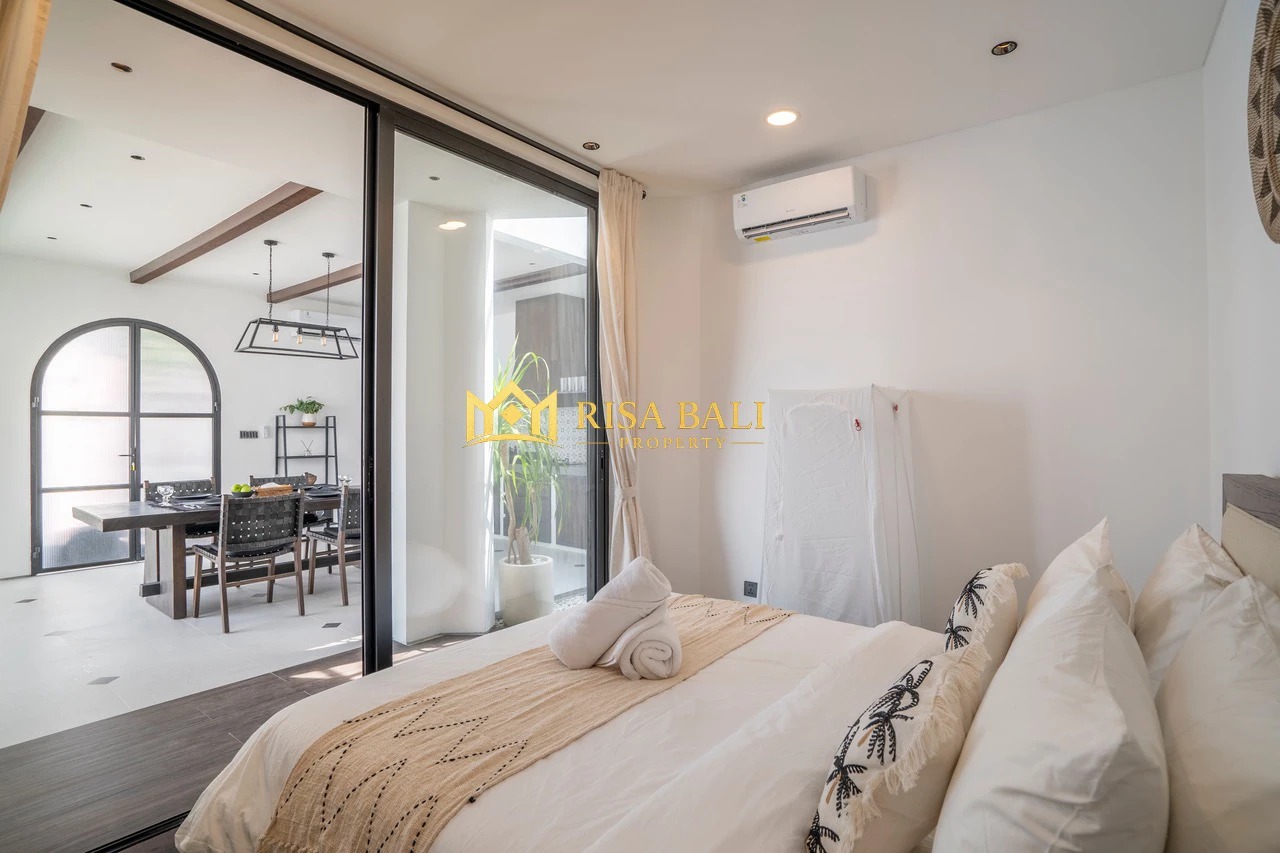 MEDITERRANEAN 3-BEDROOM VILLA