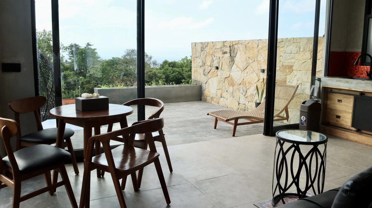 Rustic Tropical 2BR Townhouse w/ Ocean