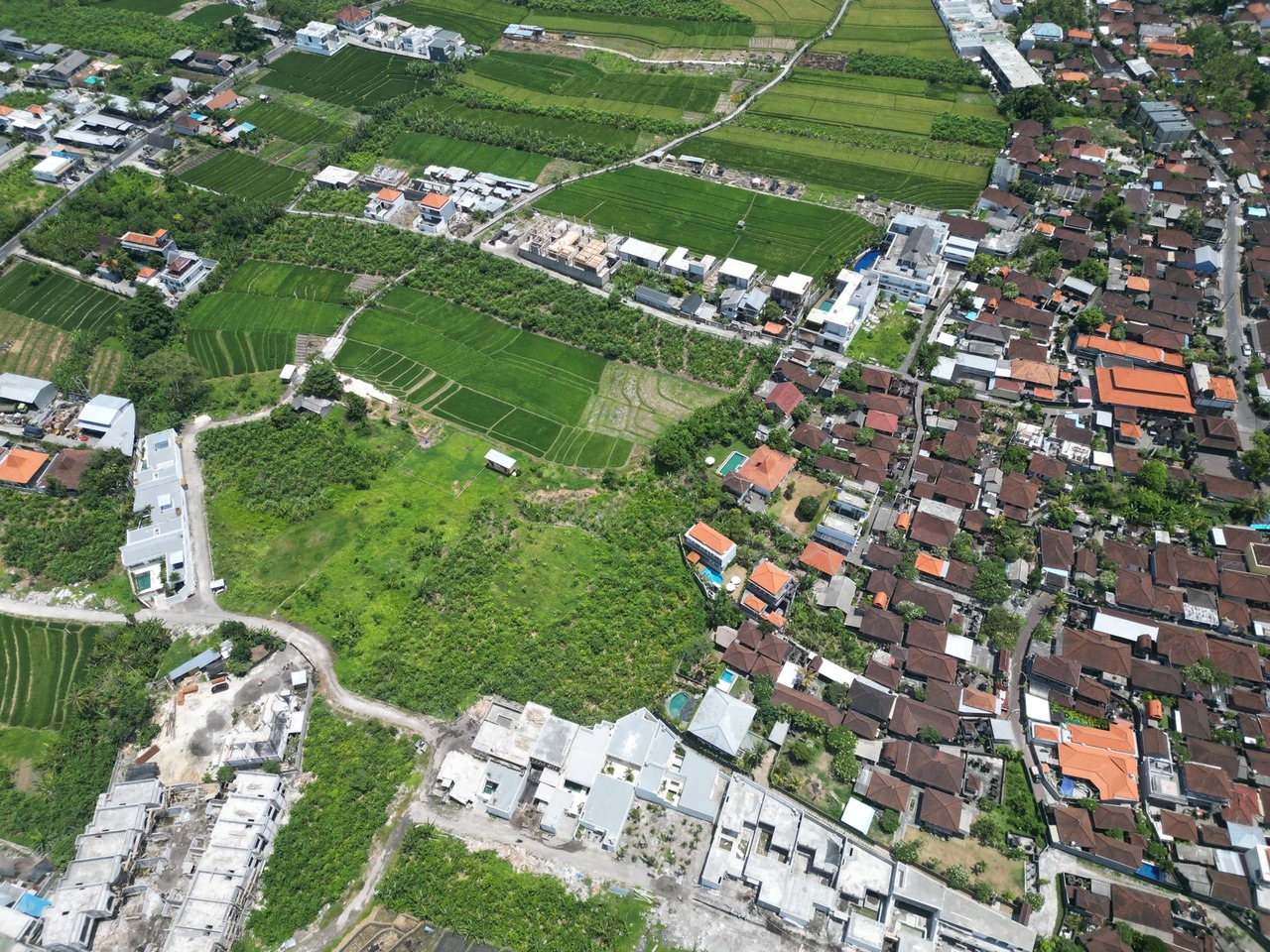 LEASEHOLD LAND 9 ARE IN TUMBAKBAYUH