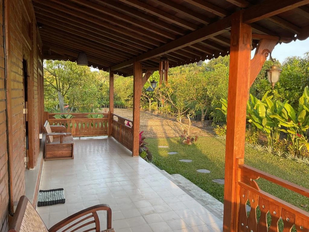 Joglo Wooden Villa for Rent in Tabanan