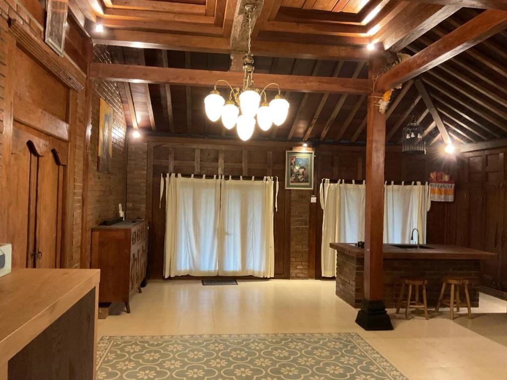Joglo Wooden Villa for Rent in Tabanan