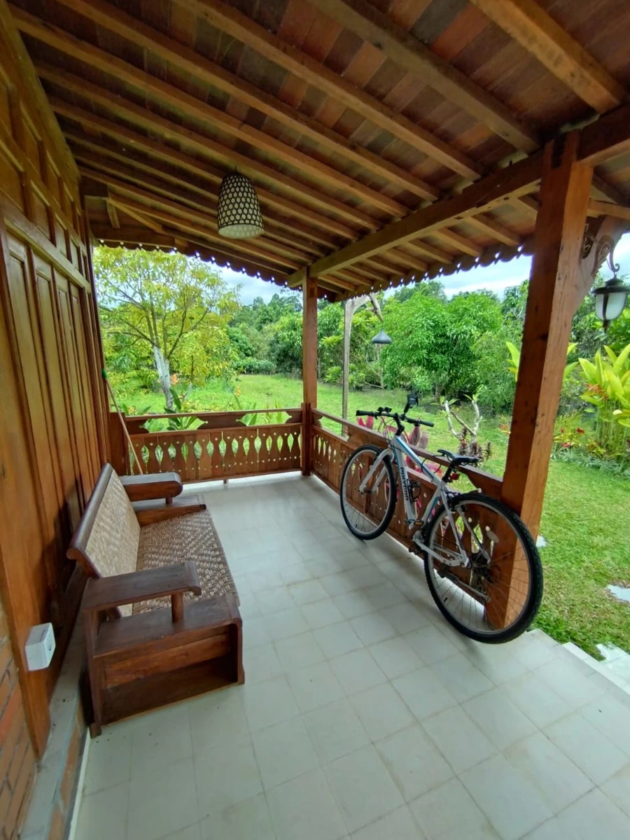 Joglo Wooden Villa for Rent in Tabanan