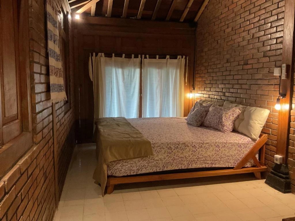 Joglo Wooden Villa for Rent in Tabanan