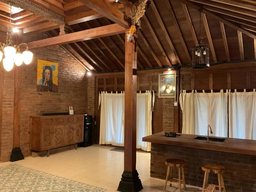 Joglo Wooden Villa for Rent in Tabanan