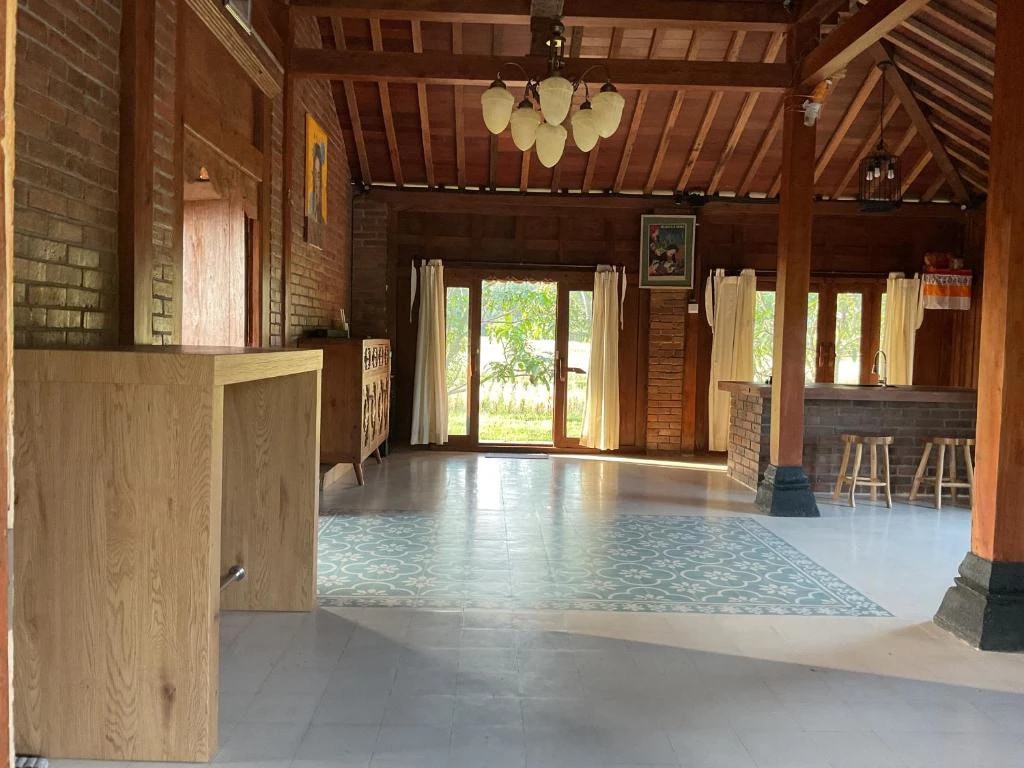 Joglo Wooden Villa for Rent in Tabanan