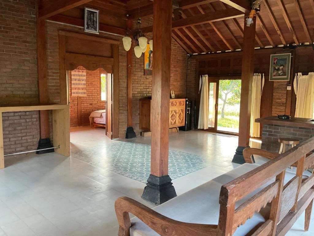 Joglo Wooden Villa for Rent in Tabanan