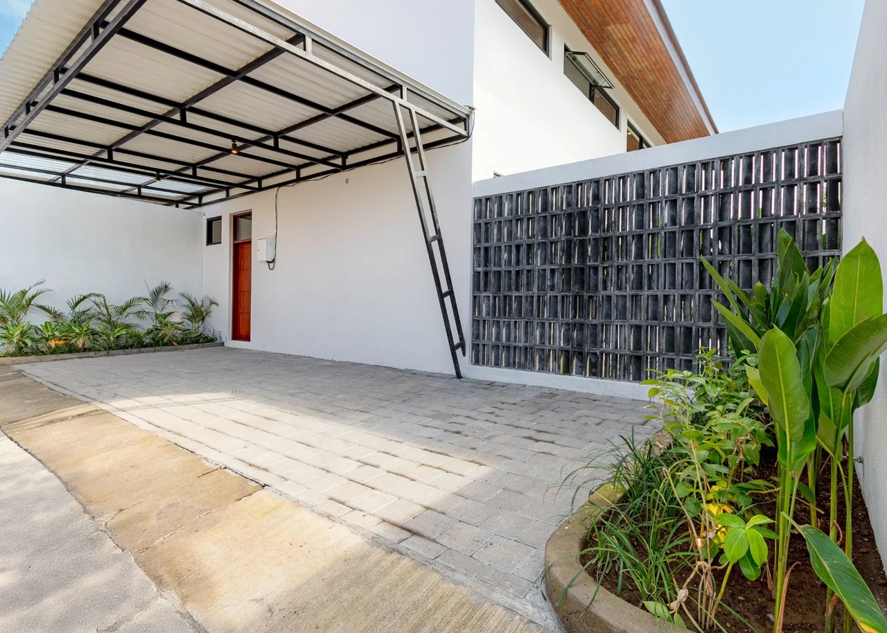 Brand-New 1 Bedroom Near Seseh Beach