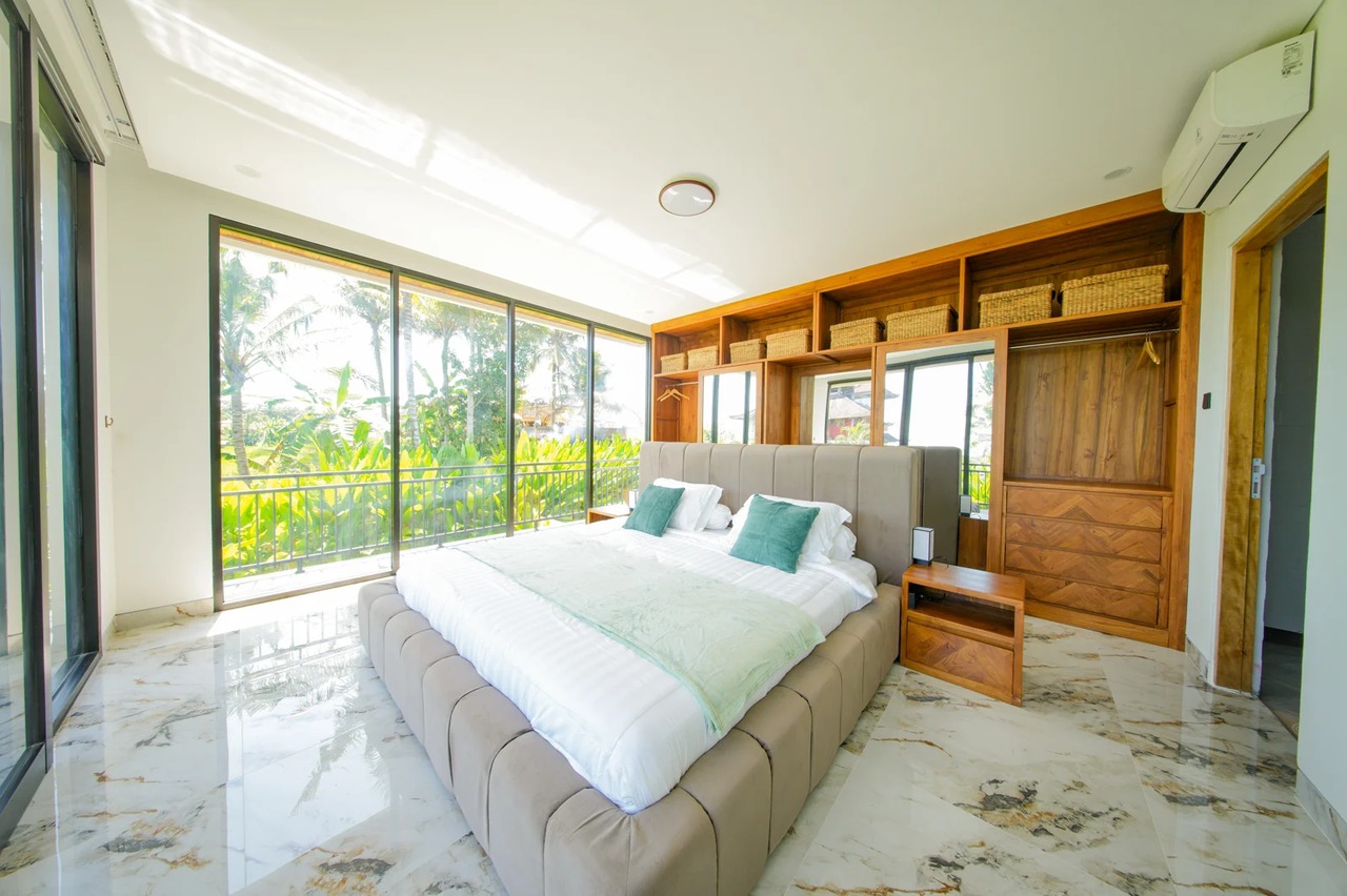 Luxury 4BR Villa w/ Exquisite Views