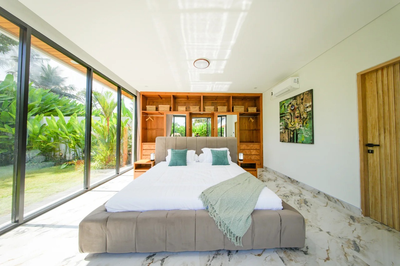 Luxury 4BR Villa w/ Exquisite Views