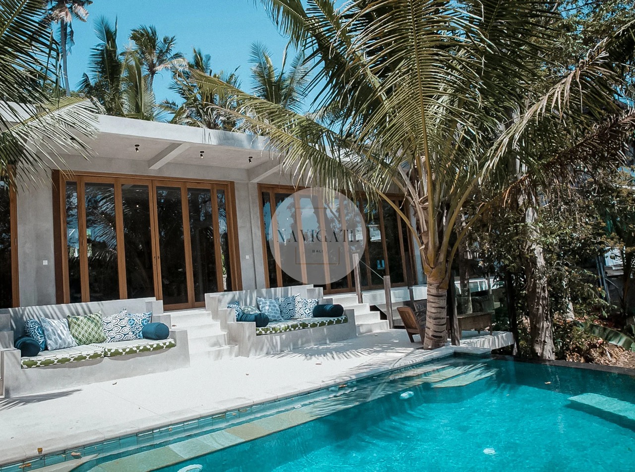 A COMPOUND OF 3 VILLAS IN PEJENG