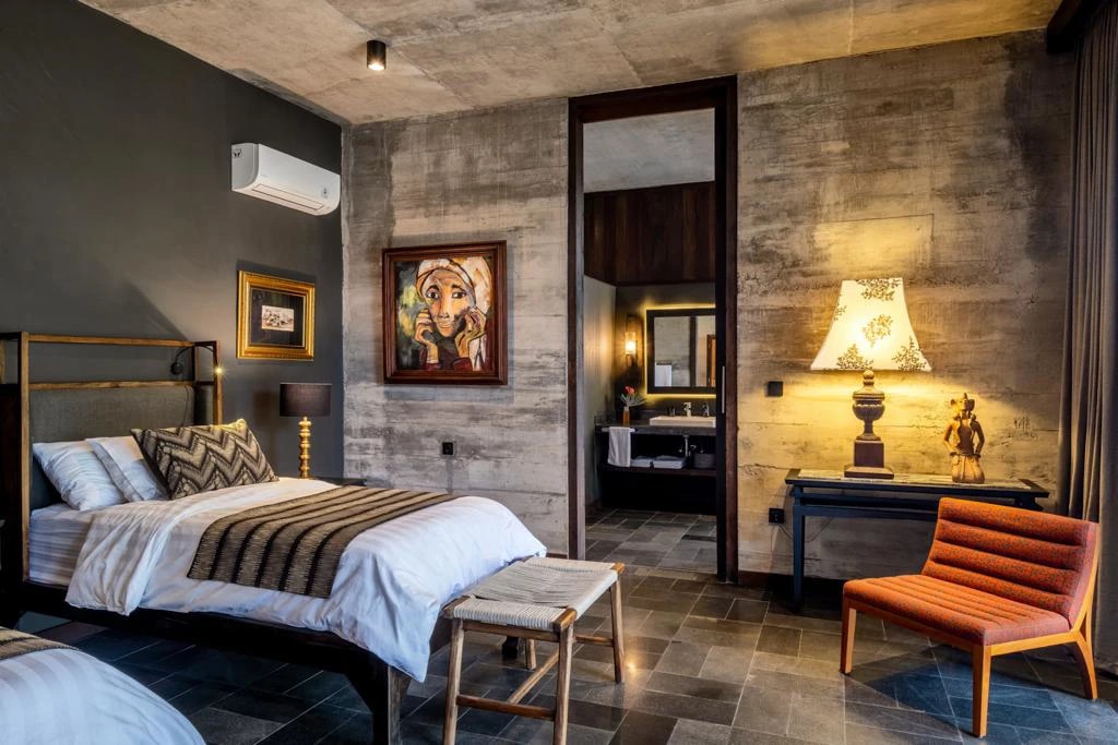Brutalist Luxury 3BD Villa w/ Pool