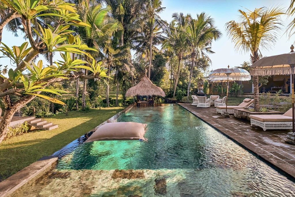 Brutalist Luxury 3BD Villa w/ Pool