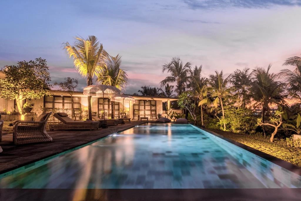 Brutalist Luxury 3BD Villa w/ Pool