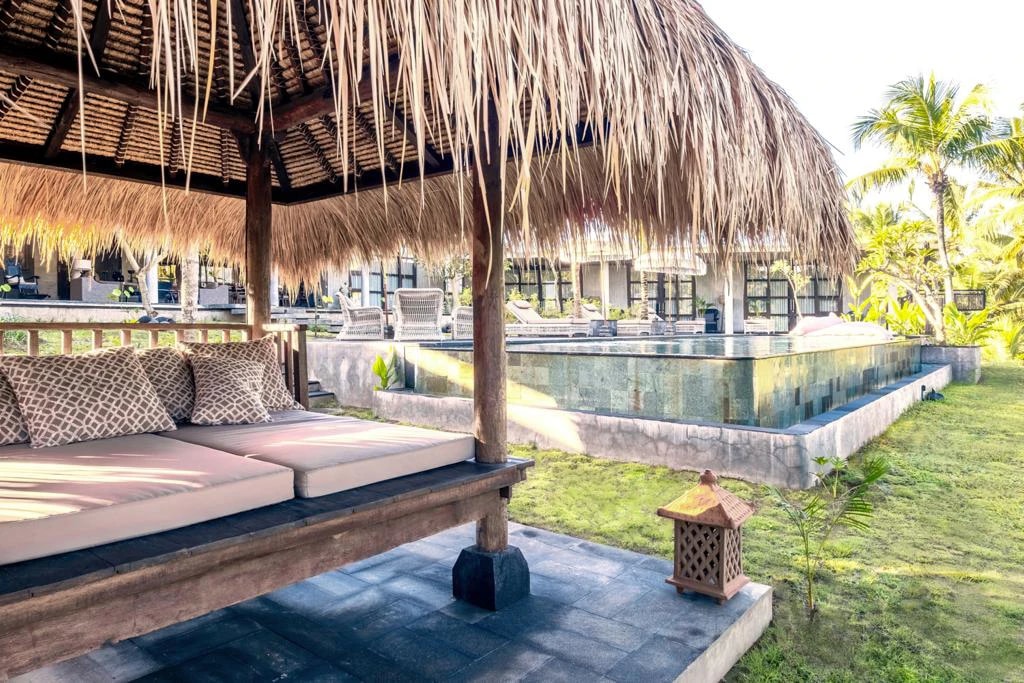 Brutalist Luxury 3BD Villa w/ Pool