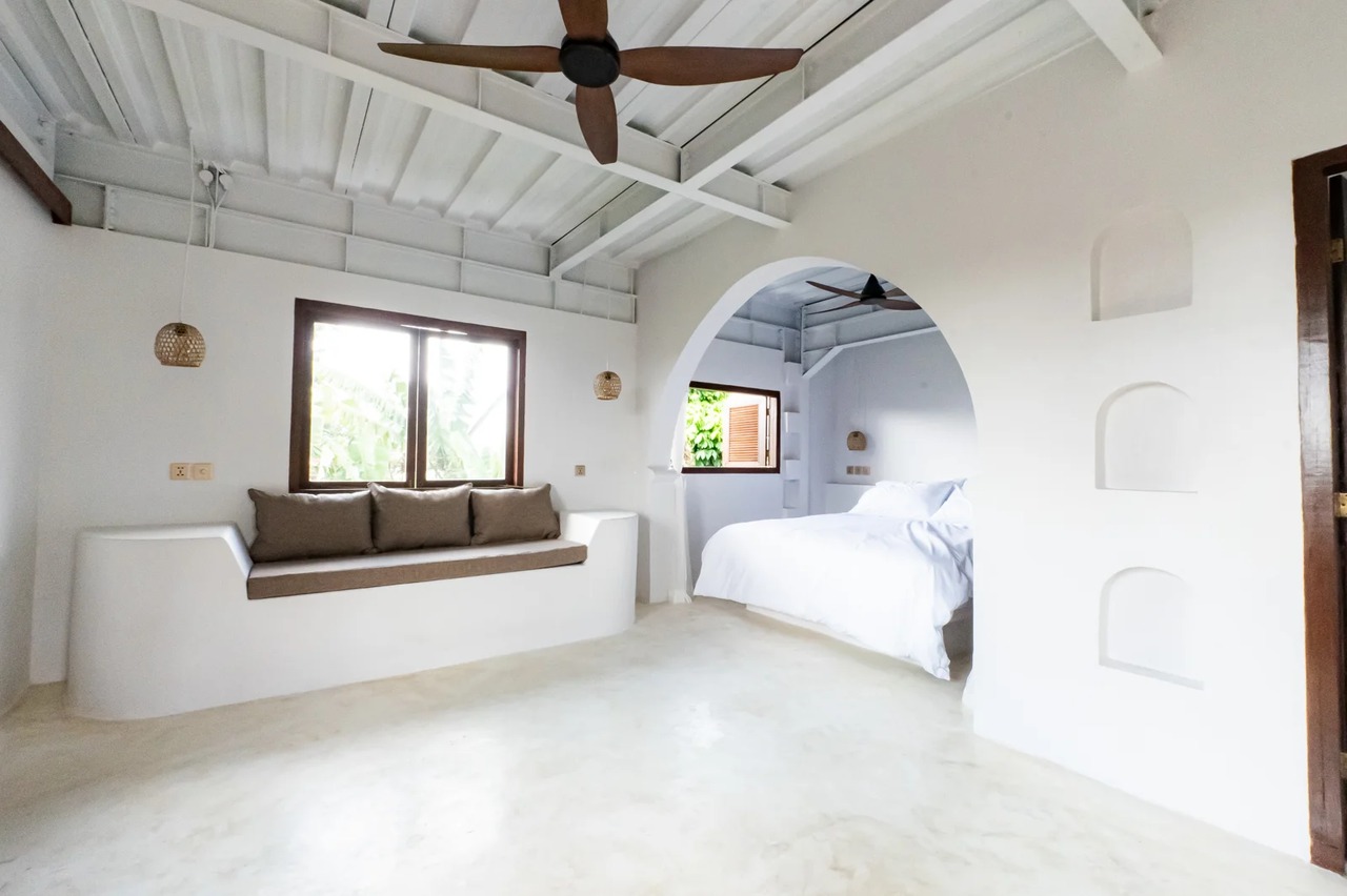 Modern Hilltop Studio w/ Resort Pool