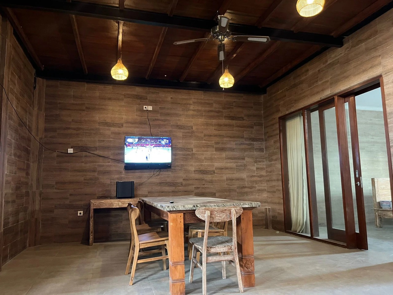 Wooden villa in munggu for Rent annually