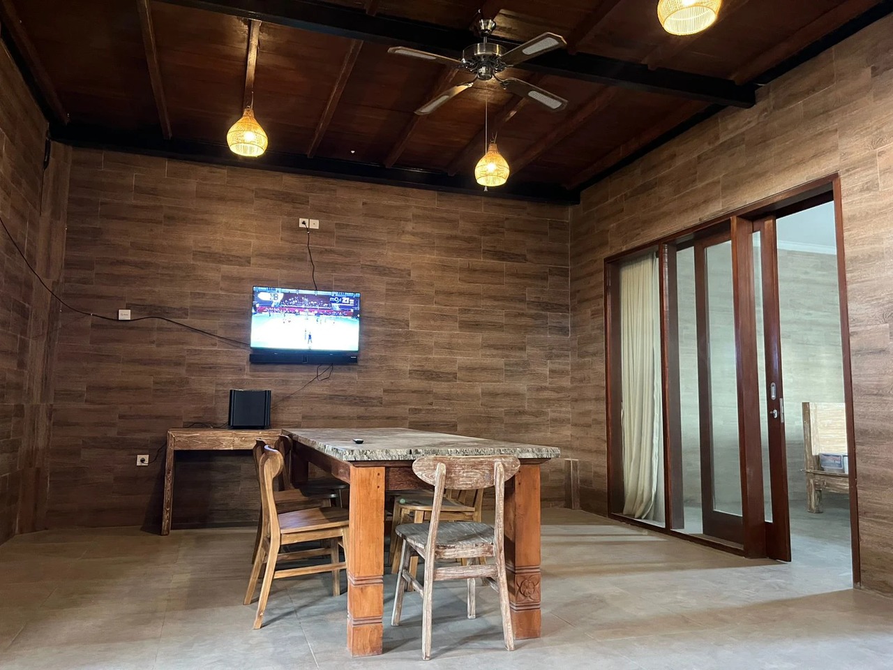 Wooden villa in munggu for Rent annually