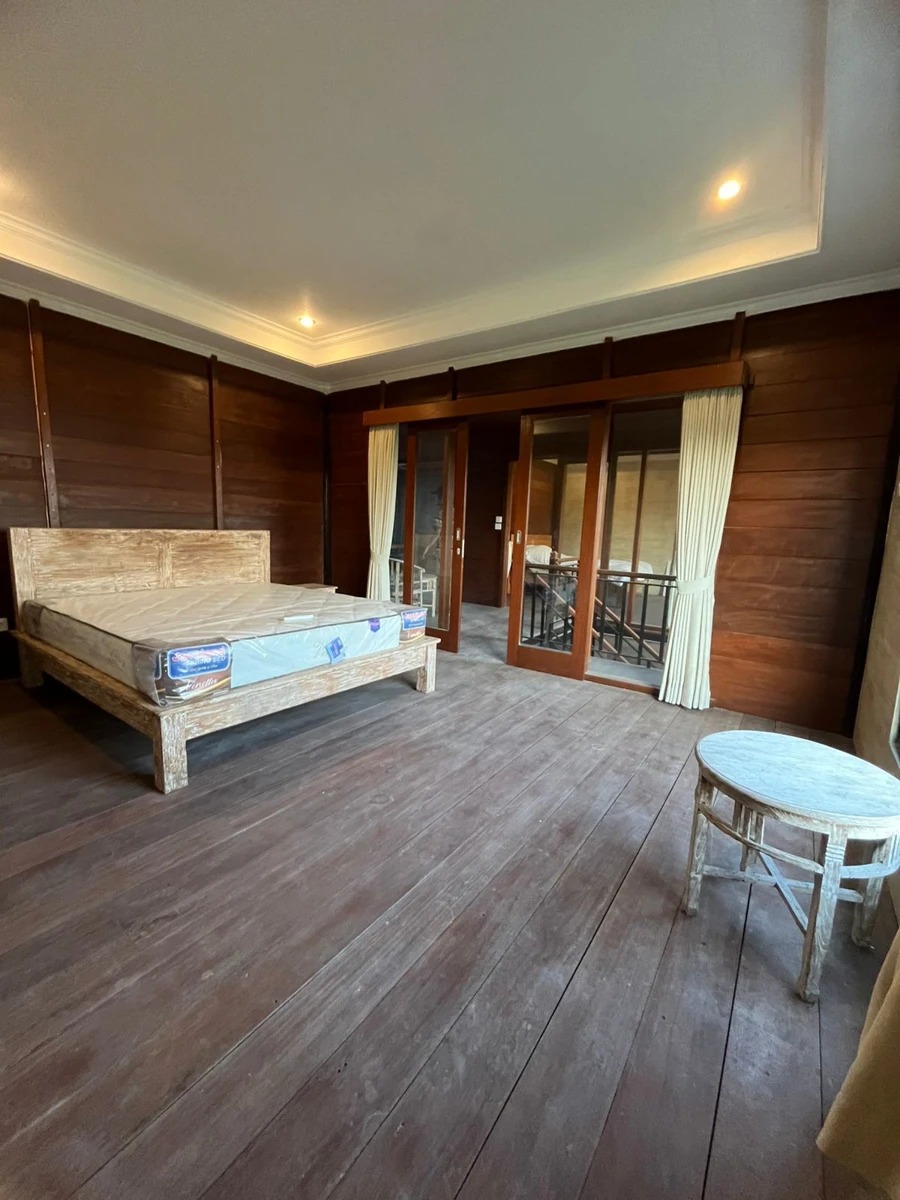 Wooden villa in munggu for Rent annually