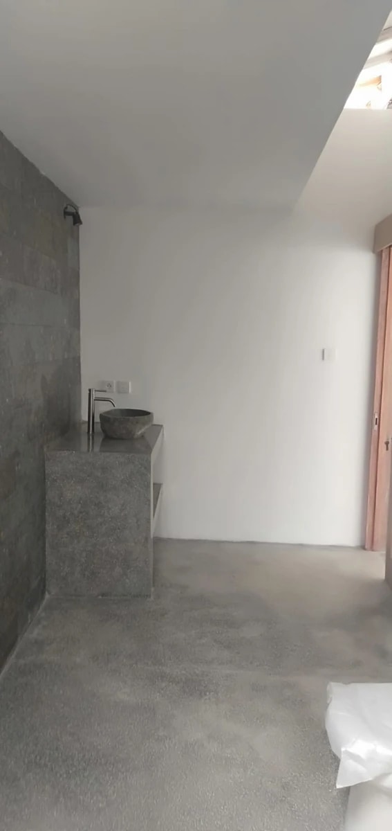 Available villa for Rent in parerenan