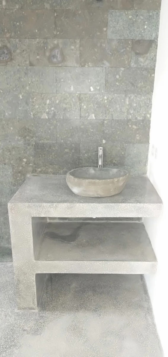 Available villa for Rent in parerenan