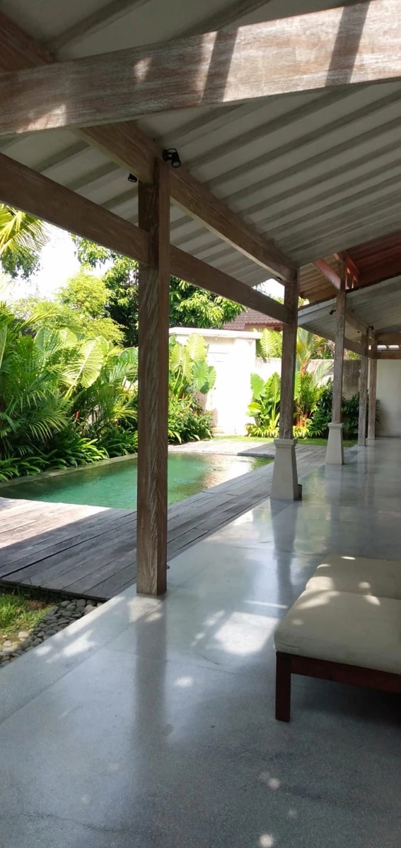 Available villa for Rent in parerenan