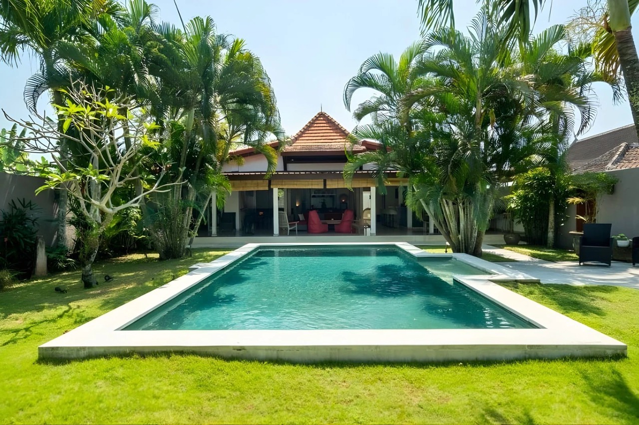 Modern Rustic Freehold Villa in Nyanyi