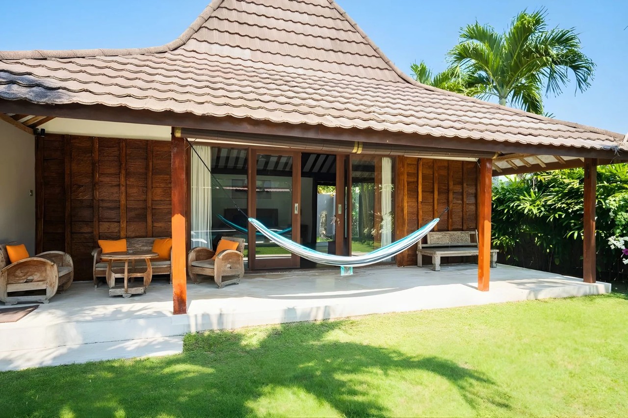 Modern Rustic Freehold Villa in Nyanyi