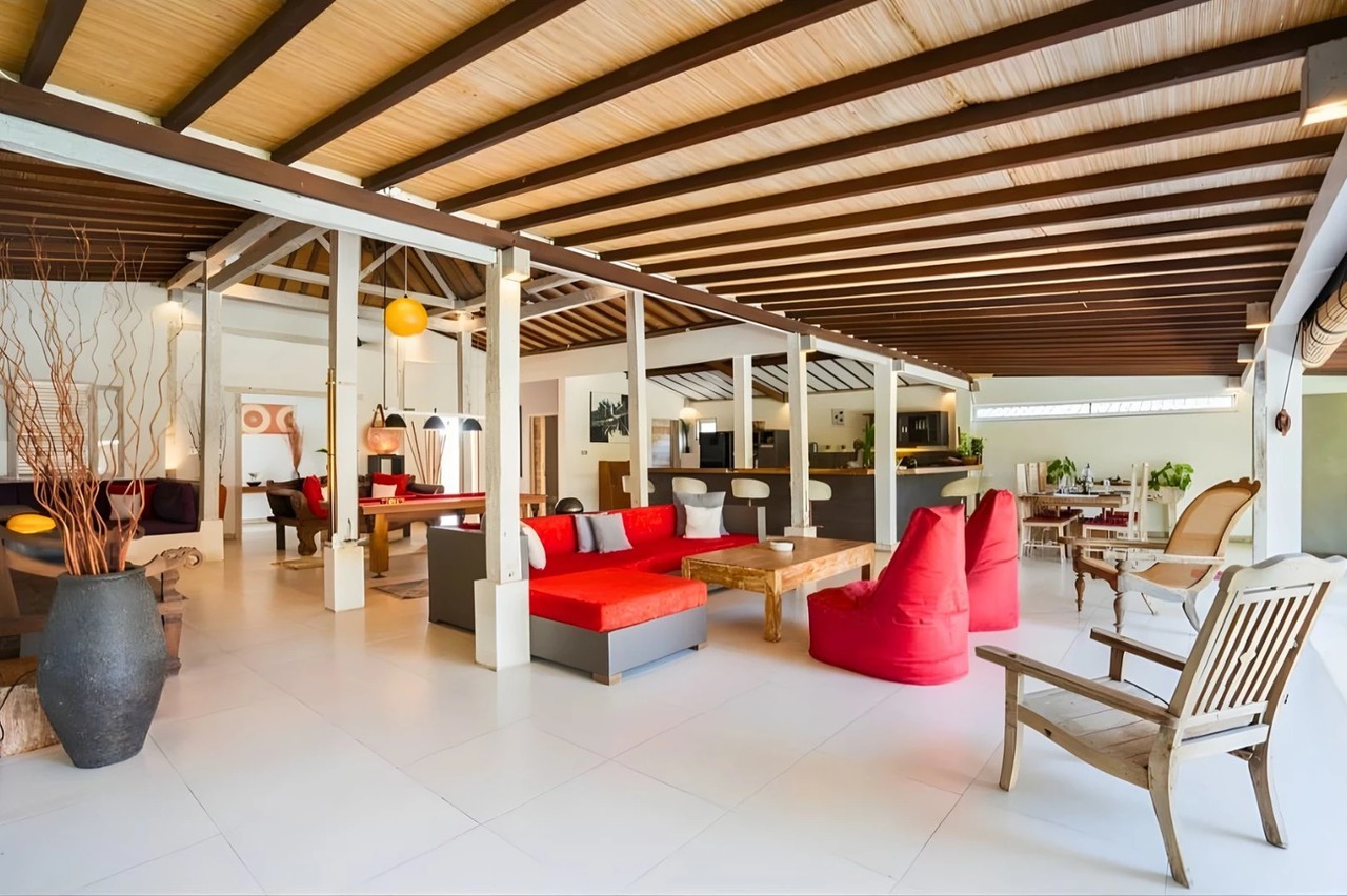Modern Rustic Freehold Villa in Nyanyi